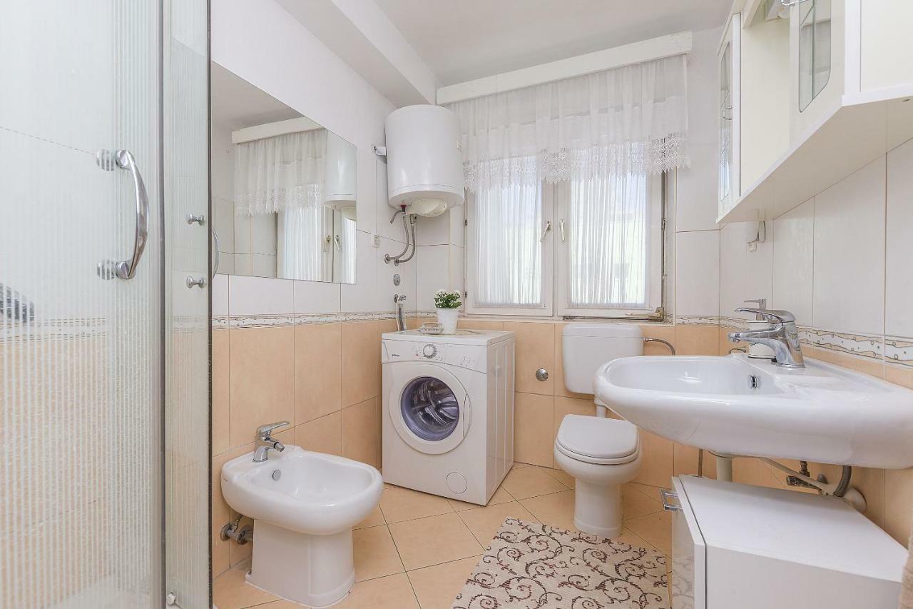 Apartment Nansy 奥米什 客房 照片